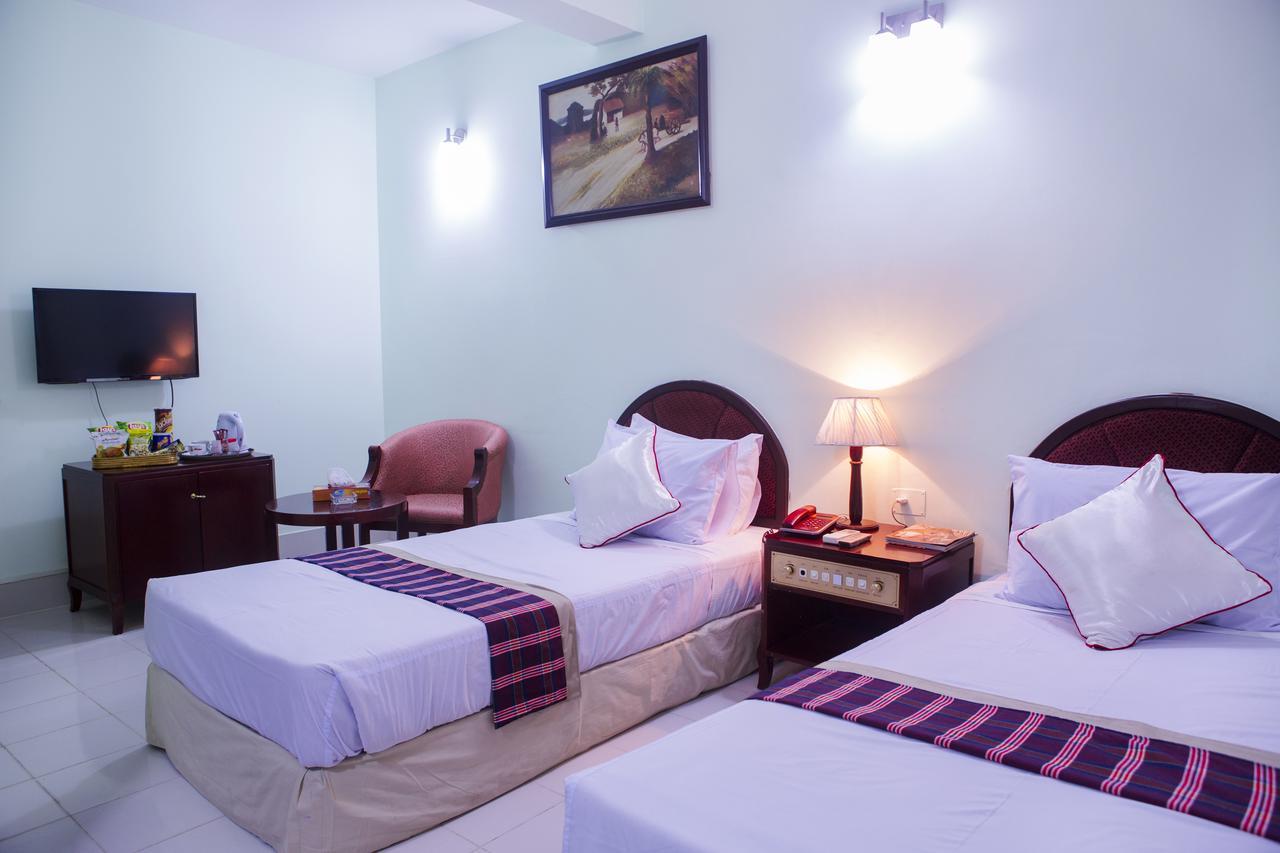 Meridian Hotel & Restaurant Dakhin Kattali Экстерьер фото